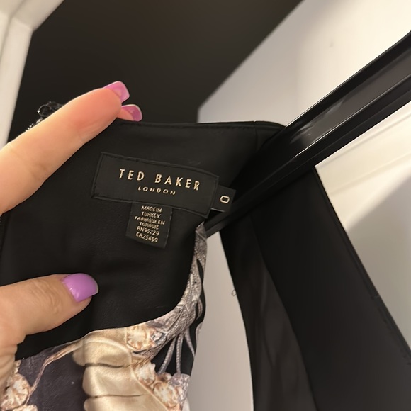 Ted Baker Black midi dress , gently used twice and dry cleaned . Size 0 US - Picture 3 of 5
